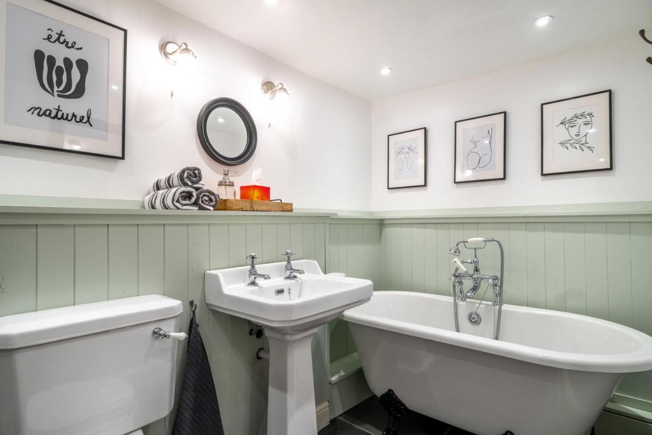 Low Nook Cottage - Gorgeous Decor ブロートン・イン・ファーネス エクステリア 写真